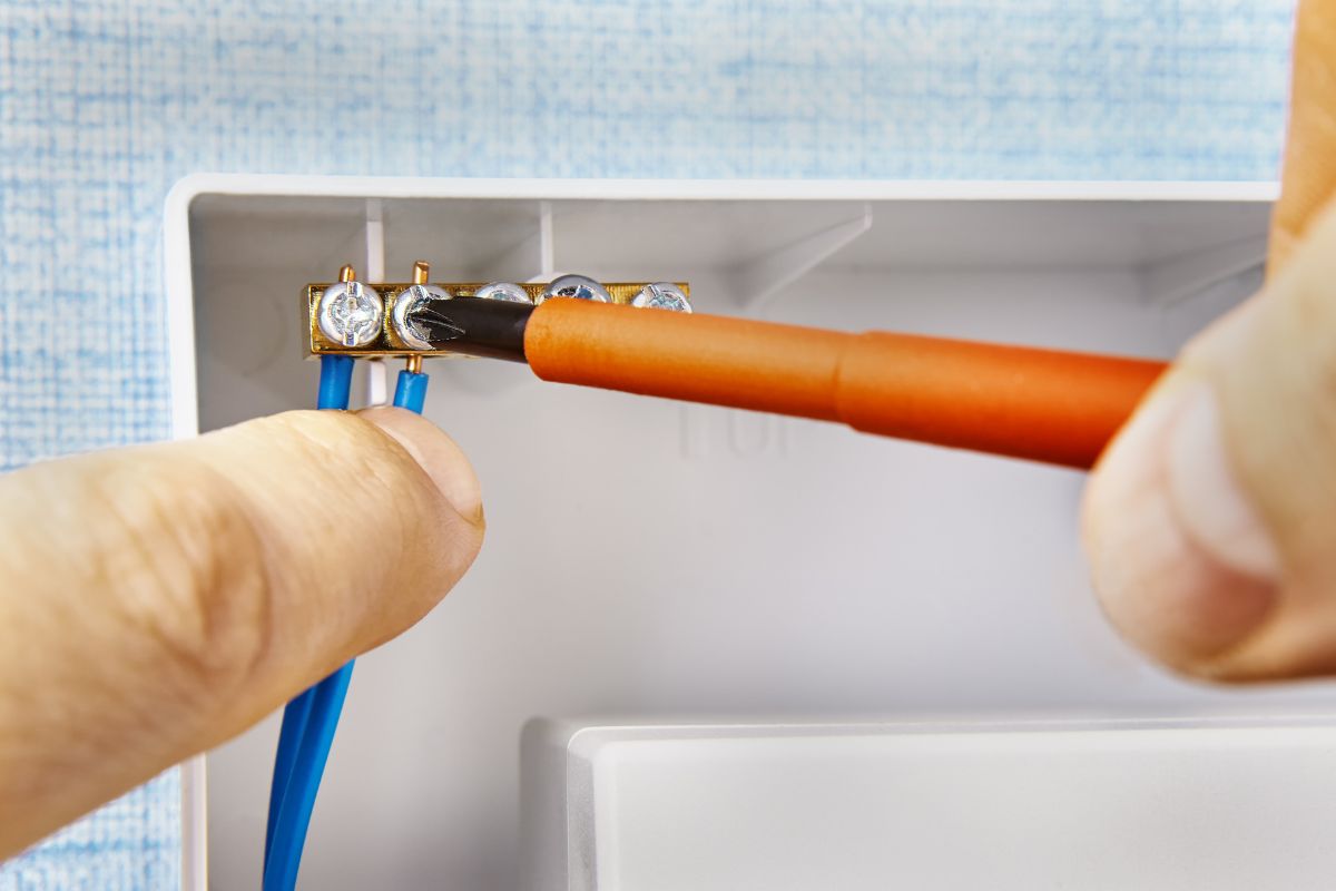 Microwave Causes Lights To Flicker 5 Causes With Solutions DIY Abode